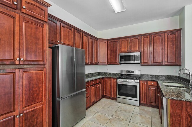 Building Photo - 418 Newburgh Ct