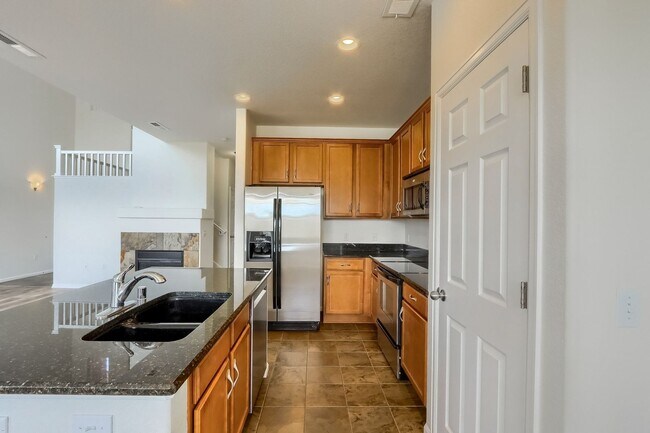 Building Photo - 3681 S Perth Cir