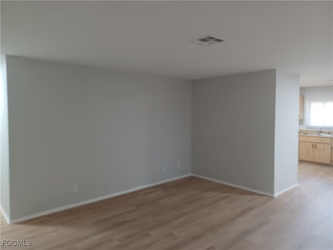 Foto del edificio - 937 SE 23rd Pl