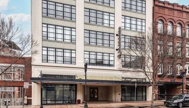 Building Photo - 116 S Gay St