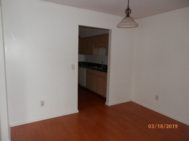 Building Photo - 1616 Seneca Ln