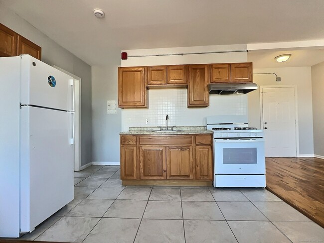 Foto del edificio - 2260 Fairfield Ave