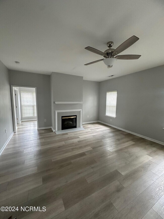 Building Photo - 2225 Locksley Woods Dr