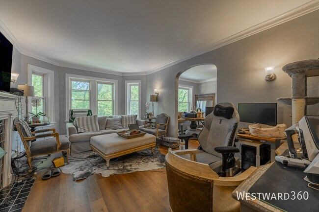 Foto del edificio - 6510 N Hamilton Ave