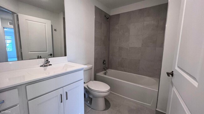 Foto del edificio - 3 br, 2.5 bath House - 4214 Bent River Rd