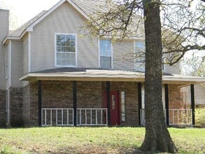 Building Photo - 416 Roland Dr