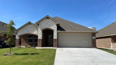 Building Photo - 704 Tippit Ln