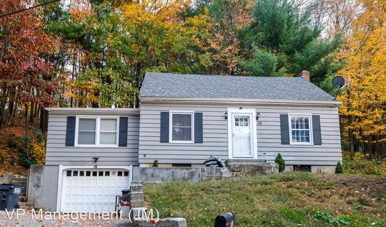 Primary Photo - 3 br, 2 bath House - 33 Pearl St