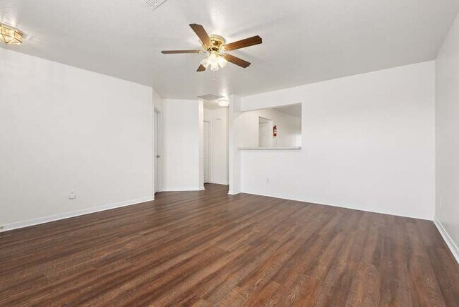 Foto del edificio - 2100 Roatan Calle