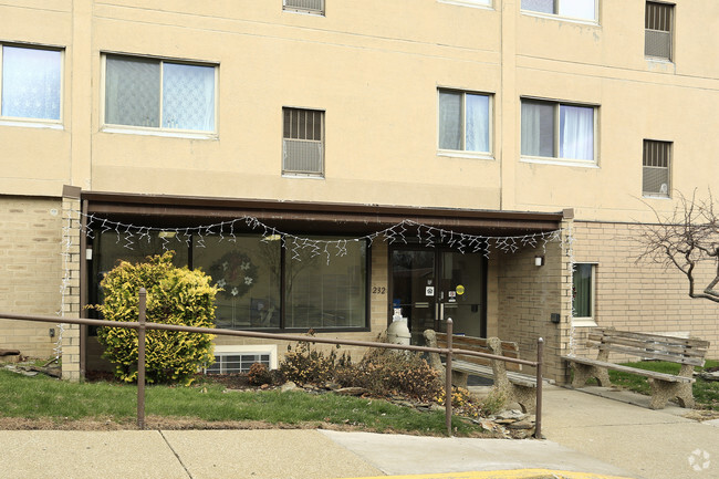 Building Photo - Conneaut Manor Apartments