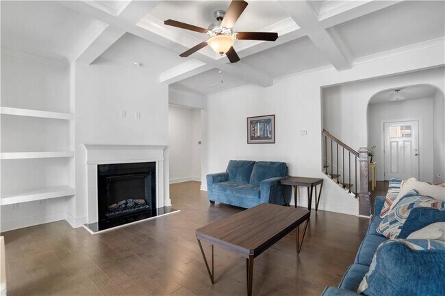 Foto del edificio - 5316 Radford Loop