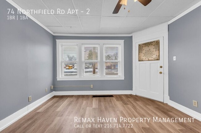 Foto del edificio - 74 Northfield Rd