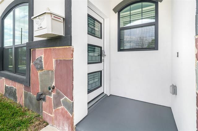 Foto del edificio - 625 N Nursery Rd
