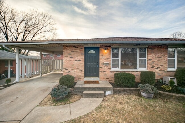 Building Photo - 10235 Jeffleigh Ln