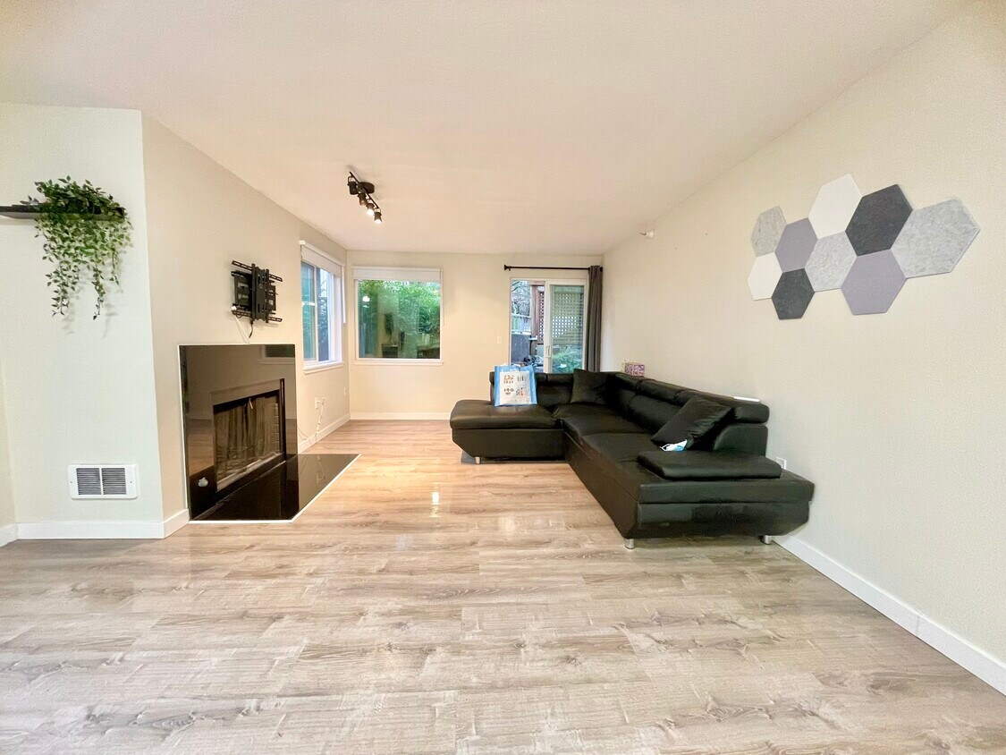 700 Front St S Unit D210, Issaquah, WA 98027 Condo for Rent in