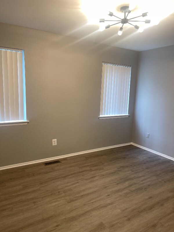 Foto del edificio - 271 E Oakridge Ave
