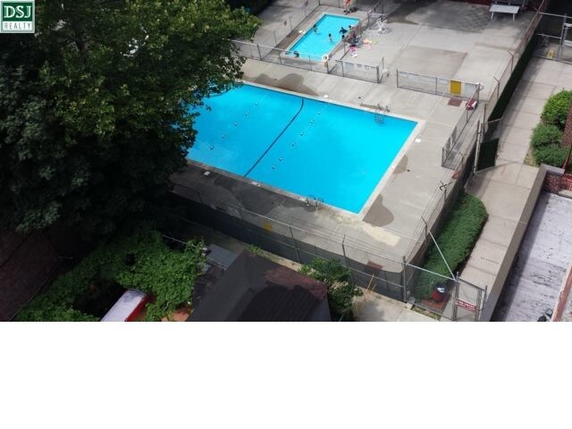 Foto del edificio - 16215 Highland Ave