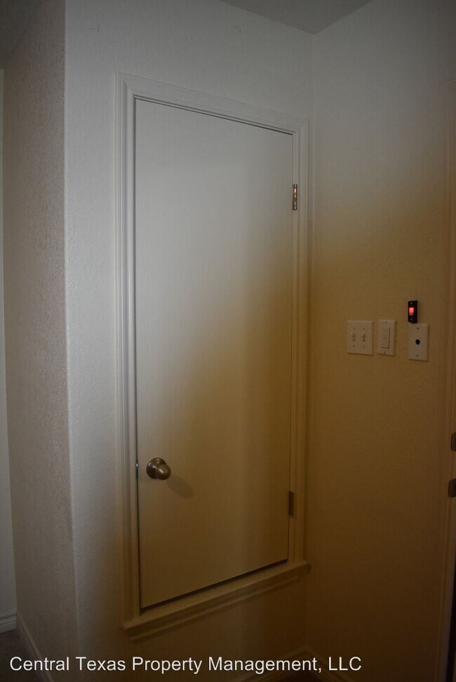 Building Photo - 209 Coby Dr