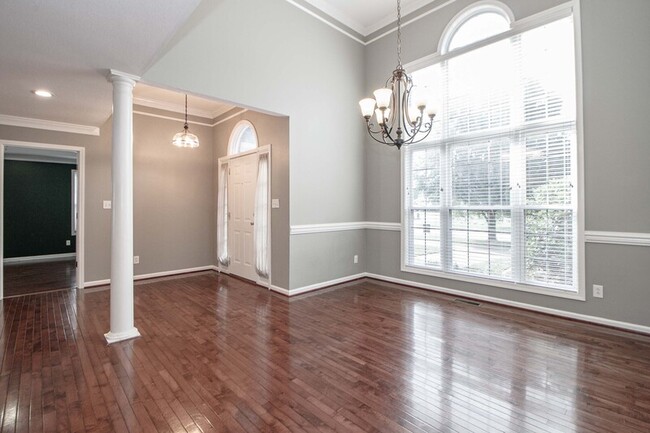 Building Photo - 2575 Village Ct