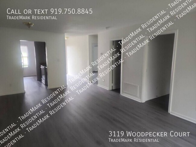 Foto del edificio - 3119 Woodpecker Ct