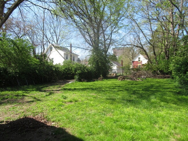 Photo - SUPER CLEAN!  2 bed in Madisonville! House