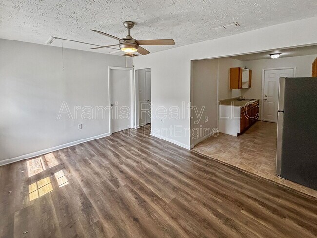 Foto del edificio - 246 Rosser St SW