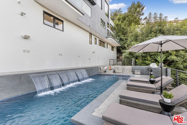 Building Photo - 7317 Caverna Dr