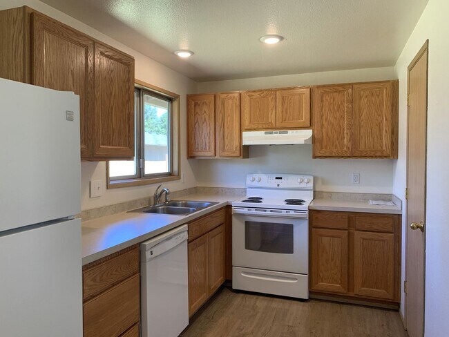 Foto del edificio - Recently updated 3 bedroom home in Hillsboro