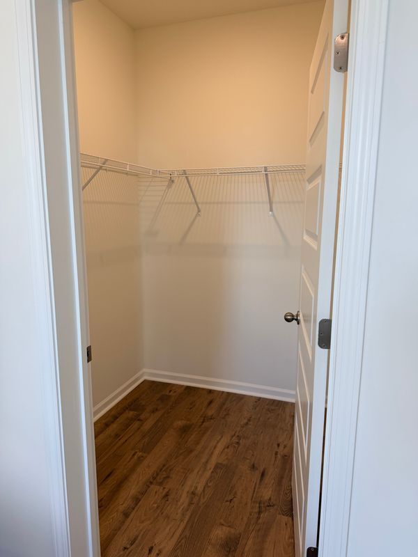 Foto del edificio - 695 Alburg Aly