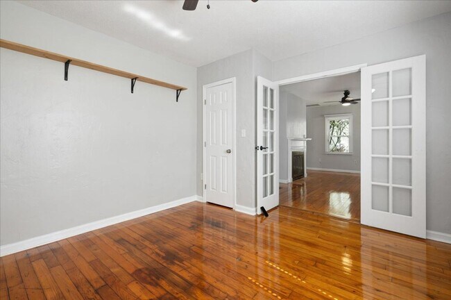 Foto del edificio - 1702 E 41st St