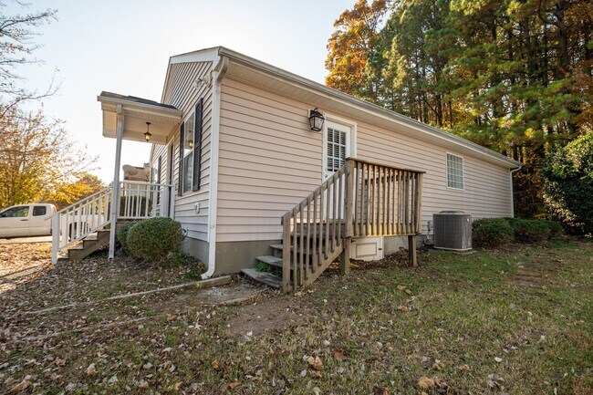Photo - Comfortable 3 Bedroom / 2 Bath One - Level Home in Tuscaloosa-Lakewood Neighborhood!