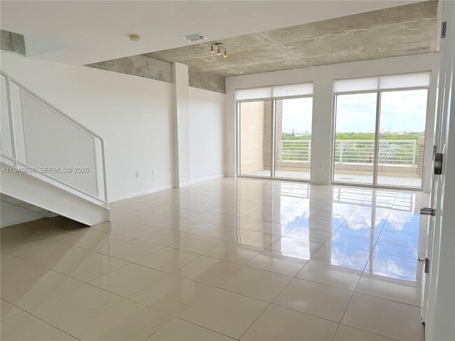 Building Photo - 3250 NE 1st Ave