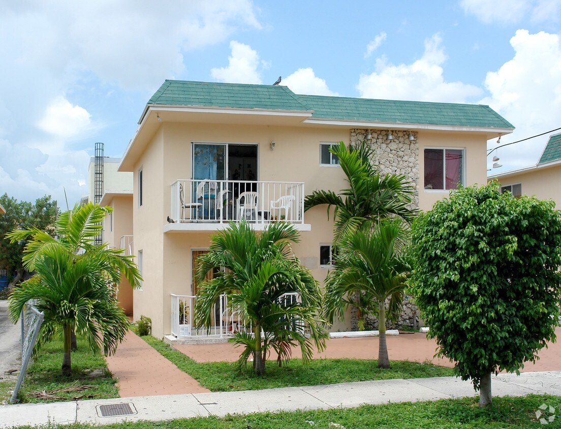 Primary Photo - 1042 NW 5th St