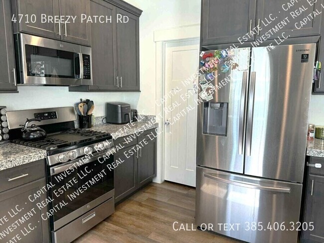Foto del edificio - 4710 Breezy Patch Rd