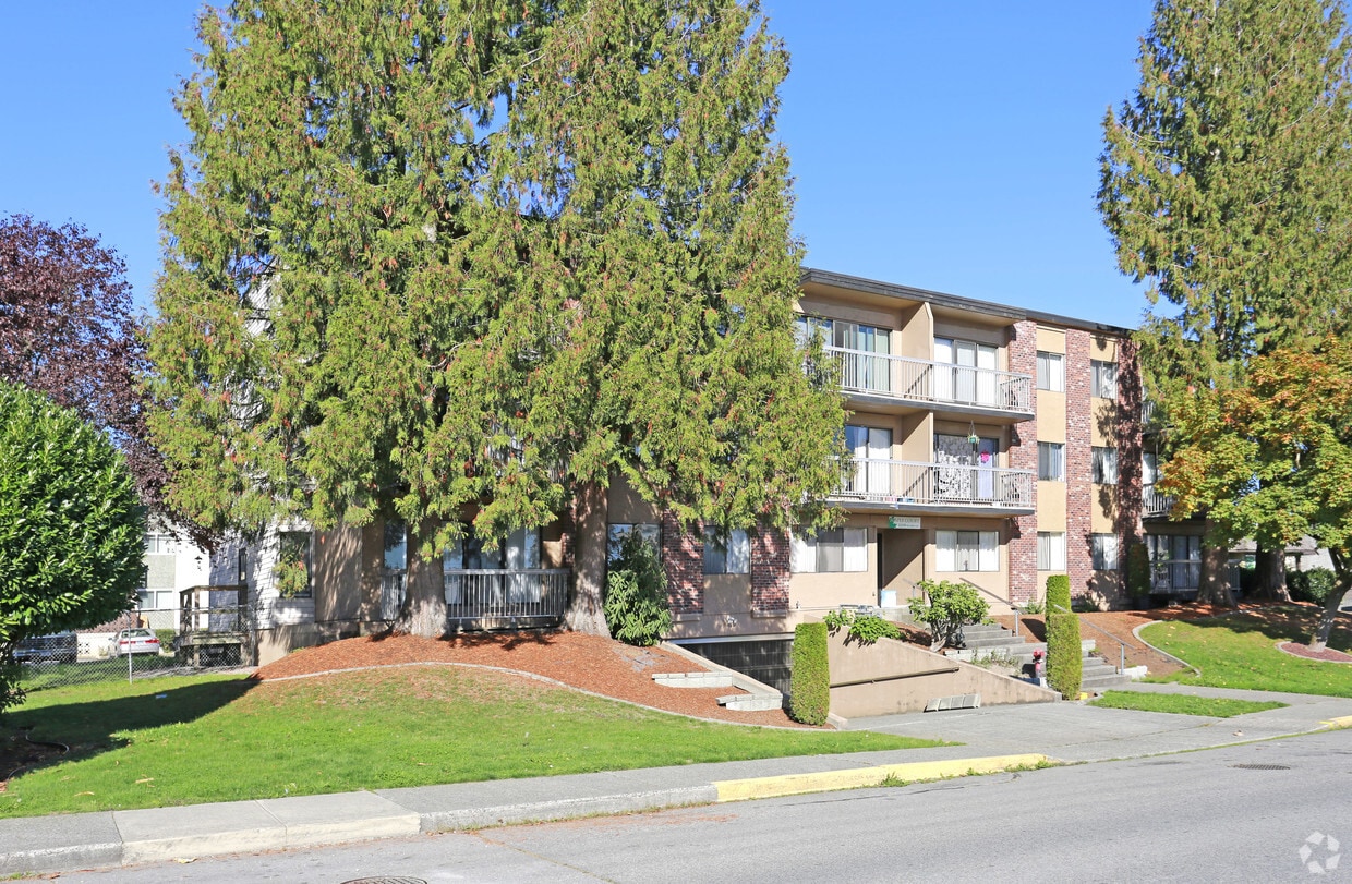 Primary Photo - Maple Court