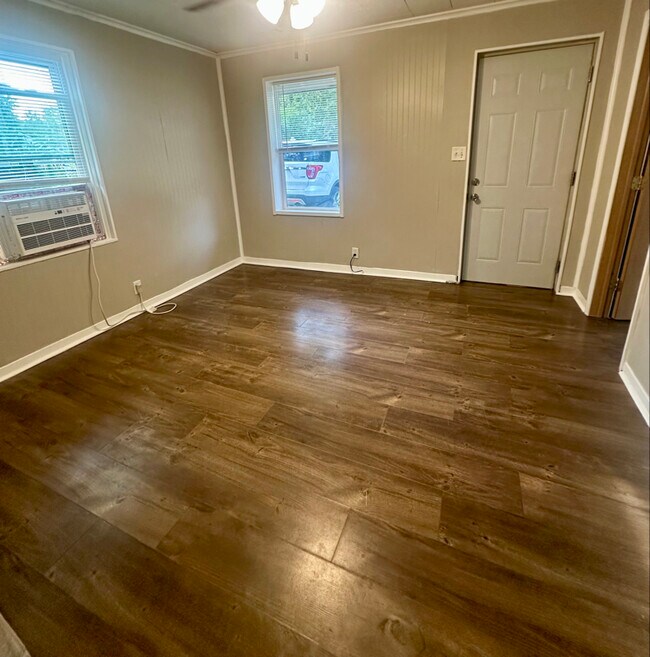Foto del edificio - 321 SW Circle Dr