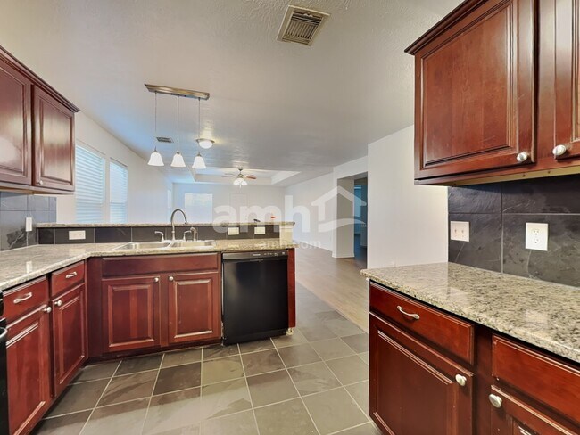 Foto del edificio - 418 Dockside Terrace Ln