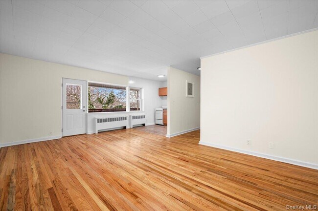 Foto del edificio - 437 Pelham Rd