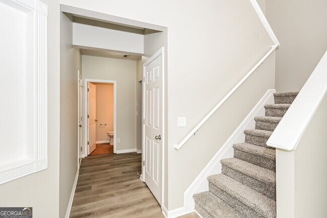 Building Photo - 222 Winterbury Dr