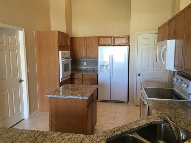 Foto del edificio - 2828 Laurel Leaf Dr