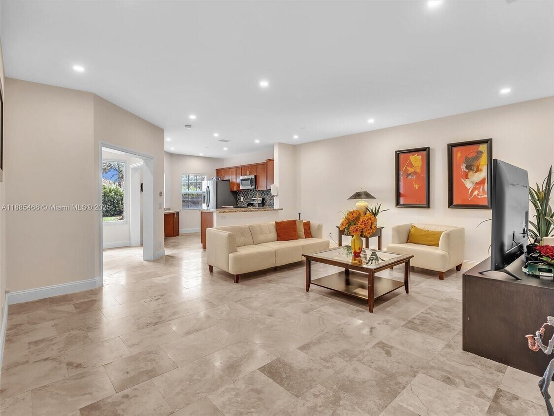 Foto principal - 6538 Via Regina