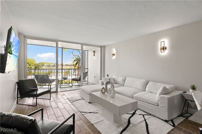 Building Photo - 25804 Cockleshell Dr