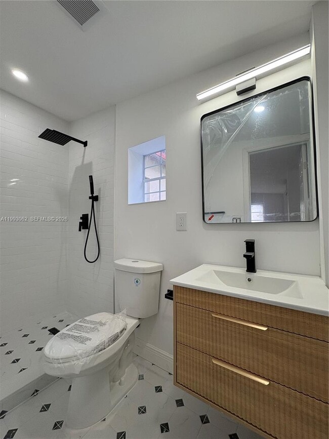 Foto del edificio - 1348 NE 182nd St