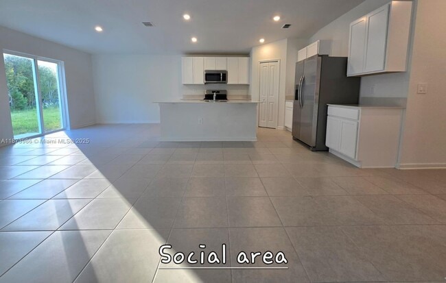 Building Photo - 5034 Barnet Dr