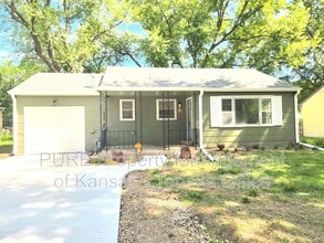 Building Photo - 2416 SW 25th Dr