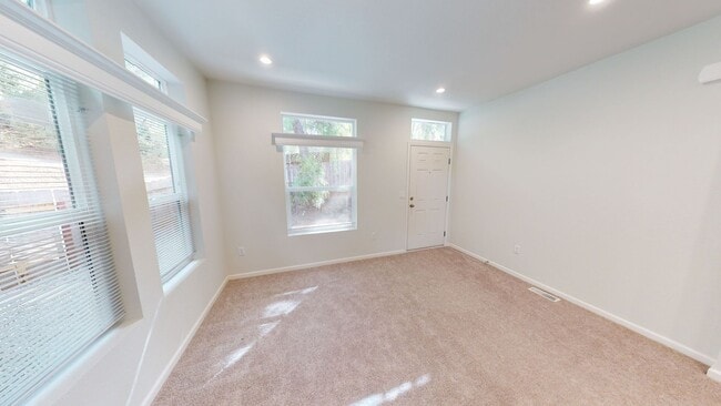 Building Photo - 4133-4133 Palm Tree Ct