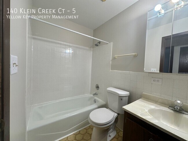 Foto del edificio - 140 Klein Creek Ct