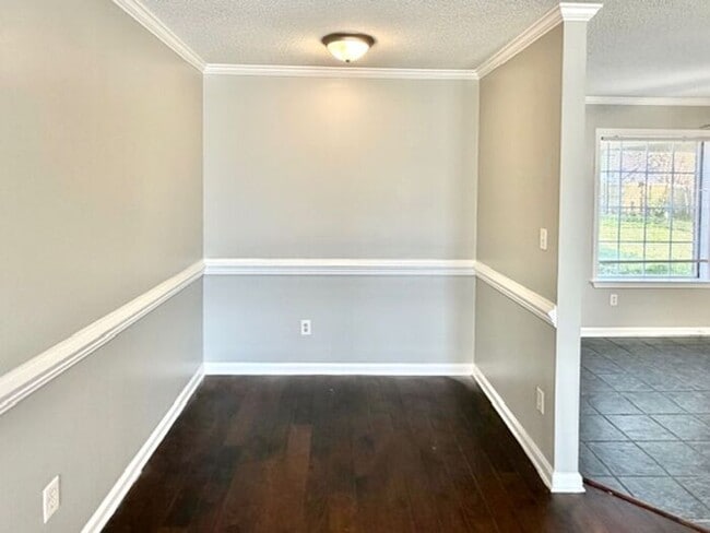 Photo - Available Now 5 Bedroom 2 Bath Home In Memphis