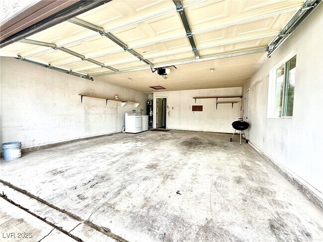 Foto del edificio - 4881 E Imperial Ave