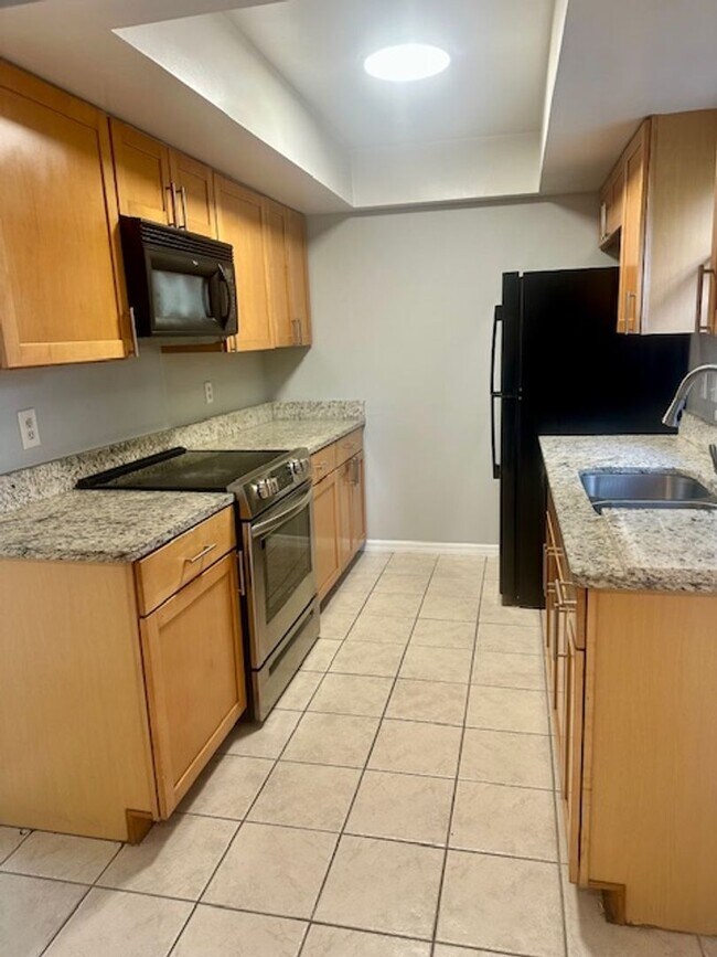 Foto del edificio - Cozy 2 Bedroom 2.5 Bath Two Story Condo